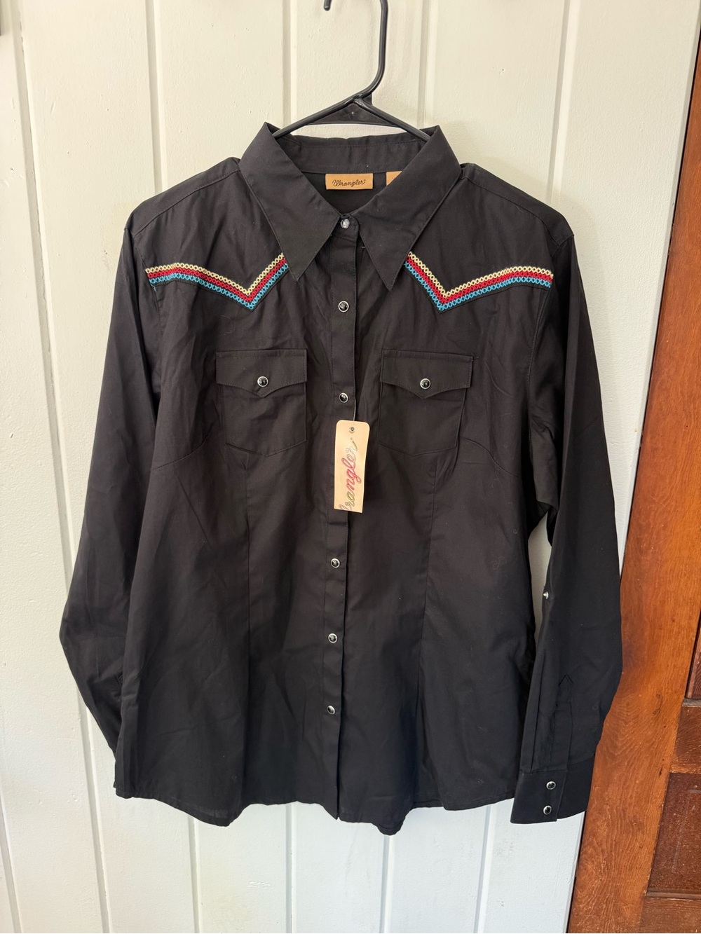 Wrangler Women’s Black Western Snap Shirt with Multicolor Trim